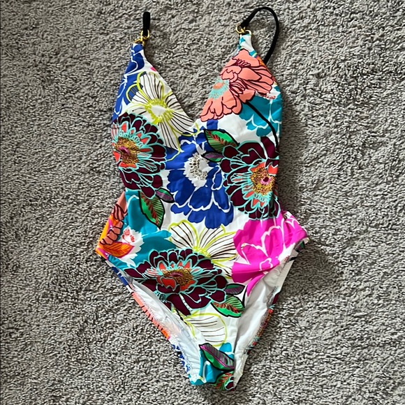 NWOT Trina Turk Flora One Piece Swimsuit 6 - Picture 3 of 9